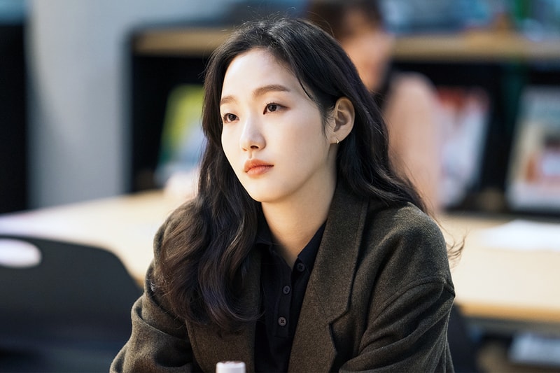The King: Eternal Monarch Kim Go Eun Lee Min Ho Netflix SBS korean drama vans Style 36 Converse Celebrities styling drama outfit styling korean idols celebrities actresses G Dragon