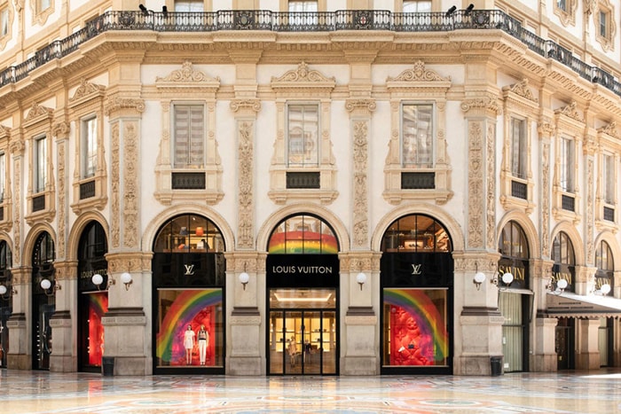 隨著各地門市重新開業，Louis Vuitton 決定這樣粉飾櫥窗！