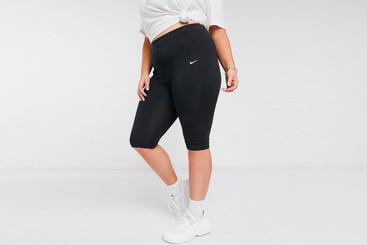 Black capri leggings fashion bloggers 2020