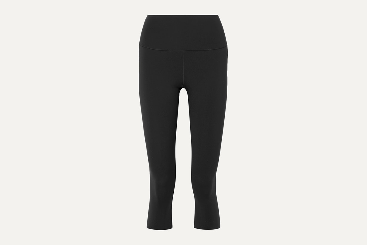 Black capri leggings fashion bloggers 2020