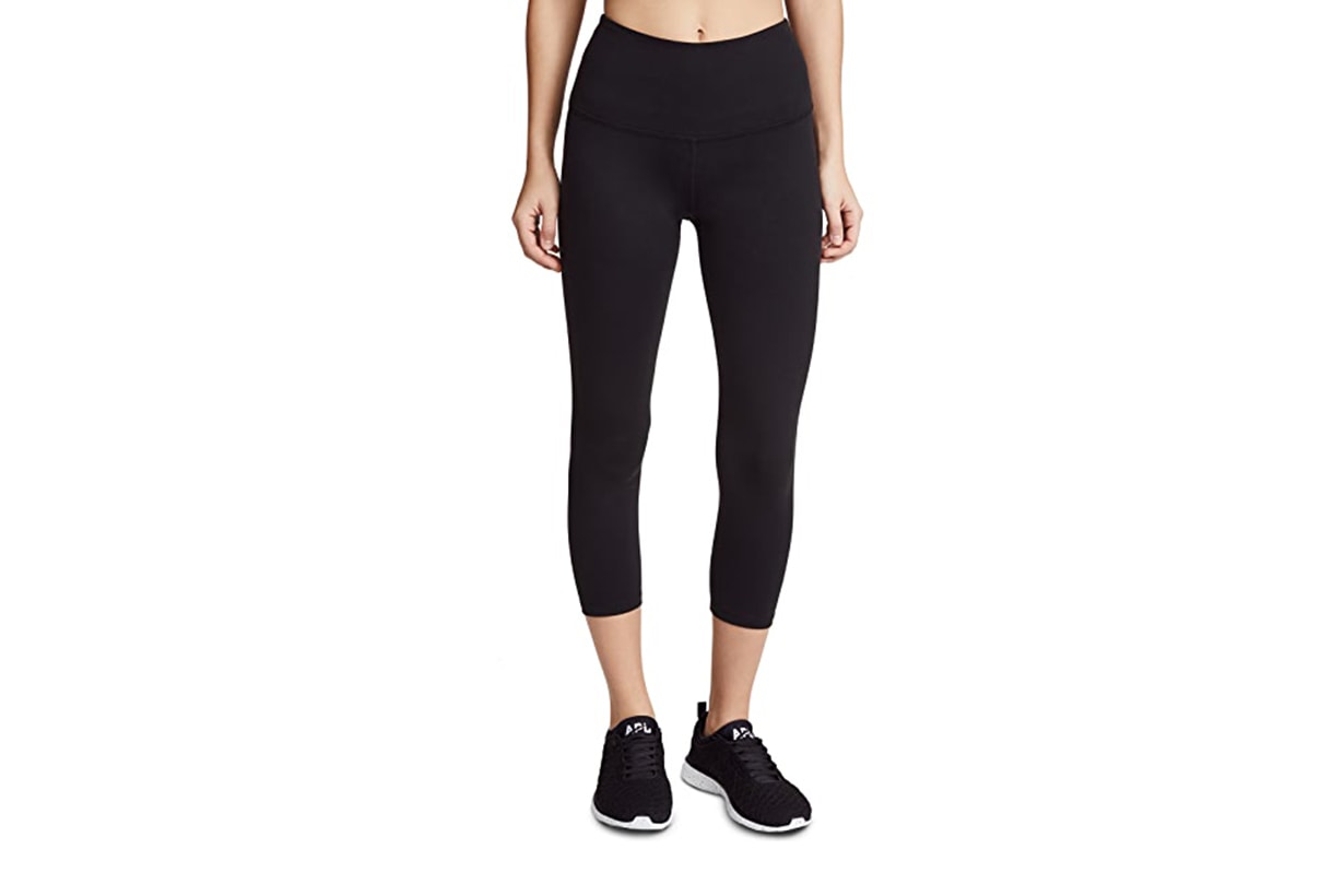 Black capri leggings fashion bloggers 2020