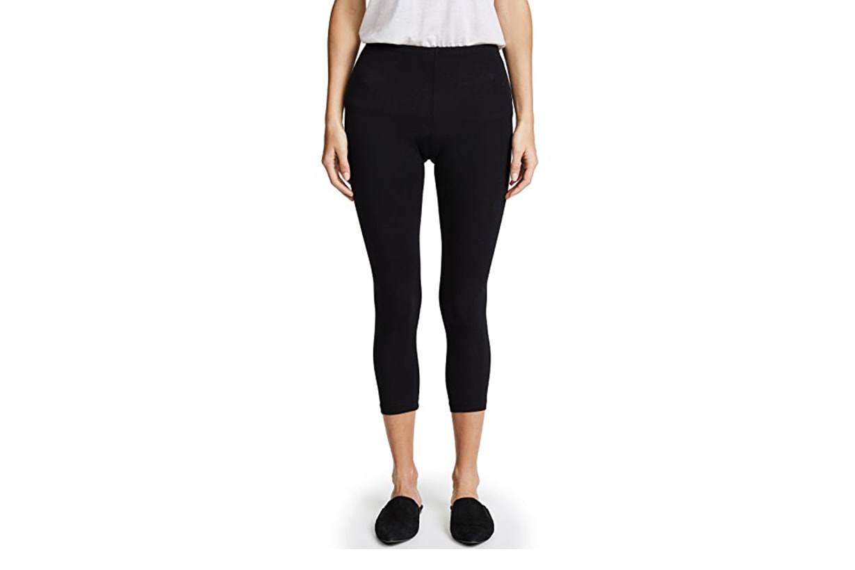 Black capri leggings fashion bloggers 2020