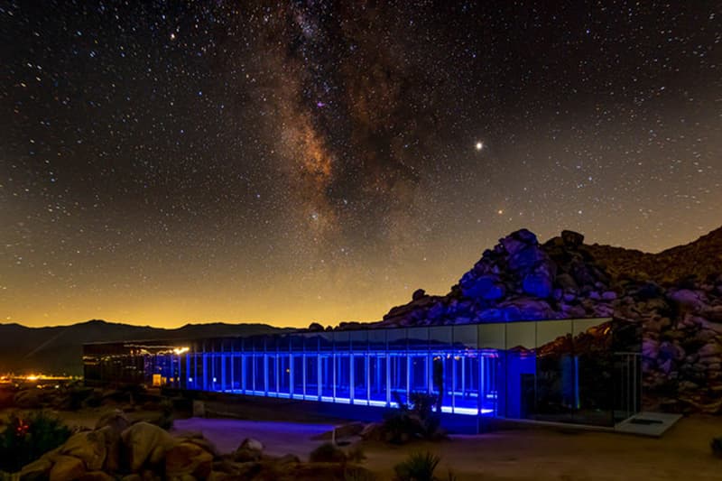 Invisible House Chris Hanley Tomas Osinski mirror house in California