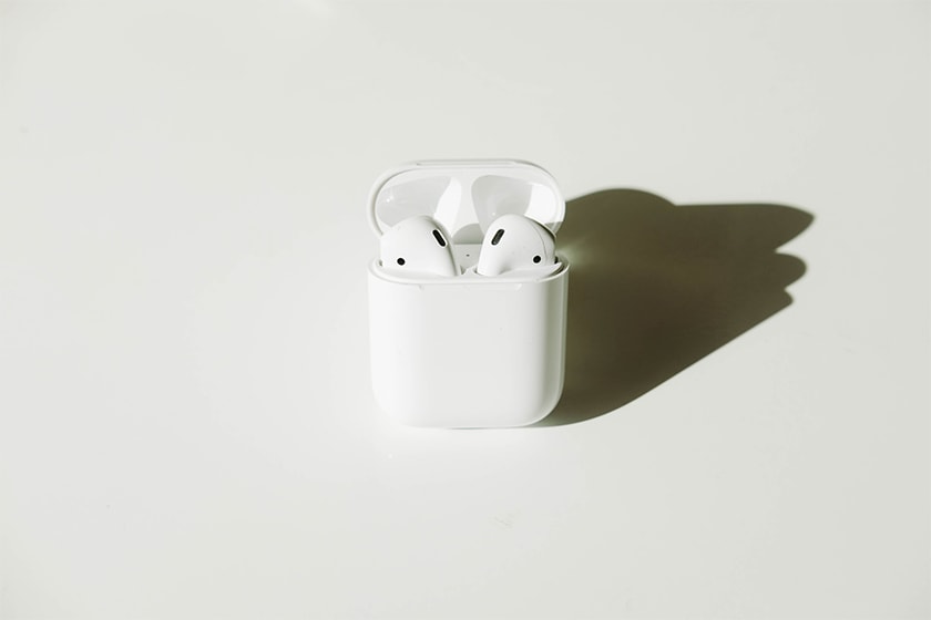 apple airpods pro spatial audio auto switch wireless earbuds