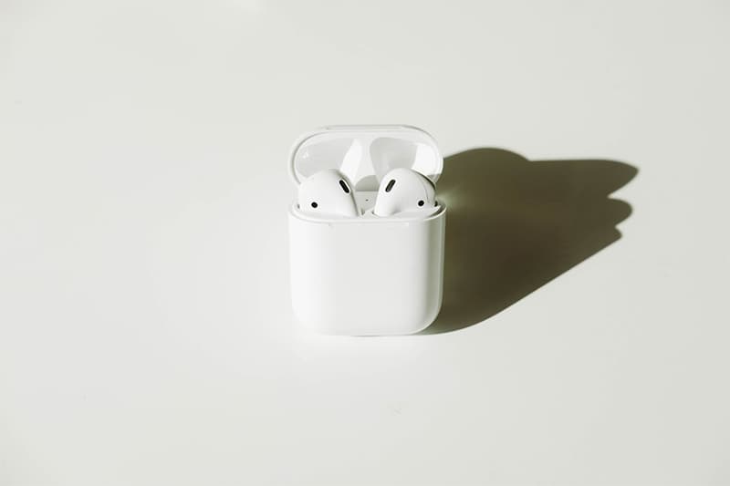 apple airpods pro spatial audio auto switch wireless earbuds