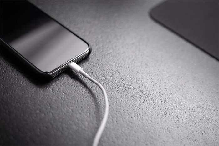 iPhone 12 預測：繼耳機後，Apple 未來就連 iPhone 充電器也要你自費入手！