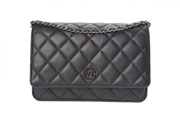 chanel vinatage price classic handbags flap 19 boy pre owned