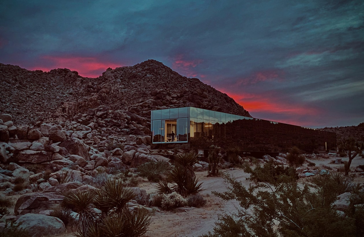 Invisible House Chris Hanley Tomas Osinski mirror house in California