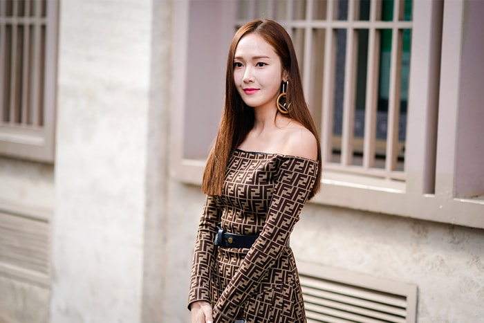 名牌手袋不小心弄污了?可以試試跟著 Jessica 鄭秀妍這個方法做!