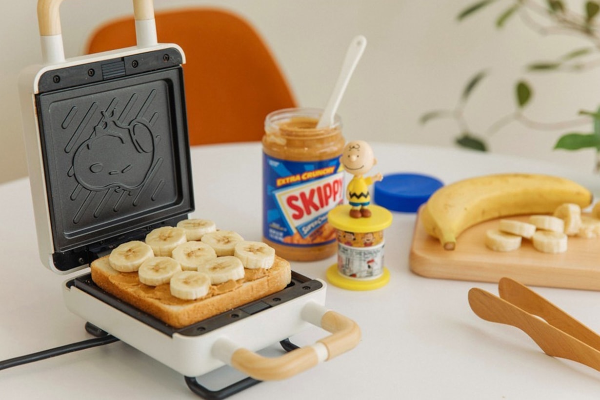 snoopy toaster waffle maker lifestyle kitchen appliance