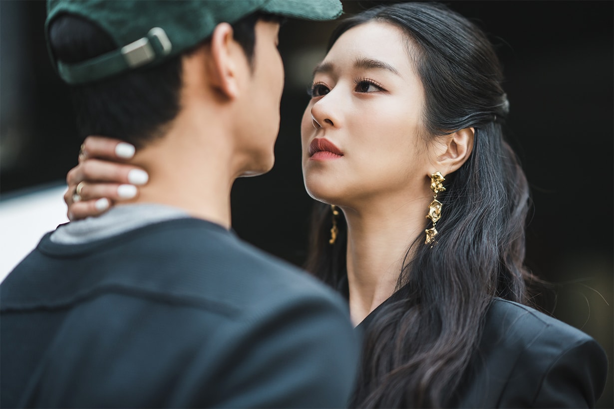 It's Okay to not be Okay Seo Yea Ji Kim Soo Hyun Netflix tvN Drama Korean Drama Styling MANI E PIED SUBYUL GOIU CARTIER HYÈRES LOR earrings accessories jewelry korean idols celebrities actresses