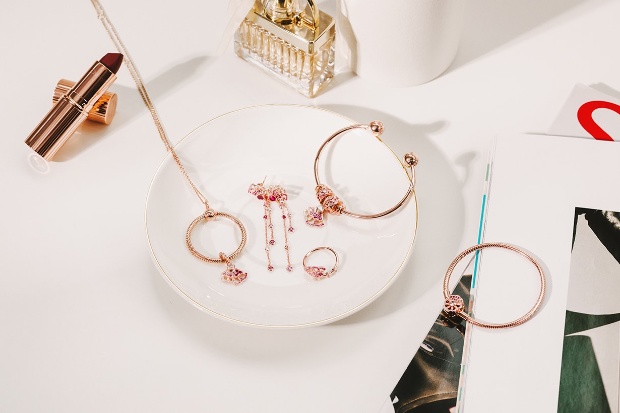 pandora love fan collection