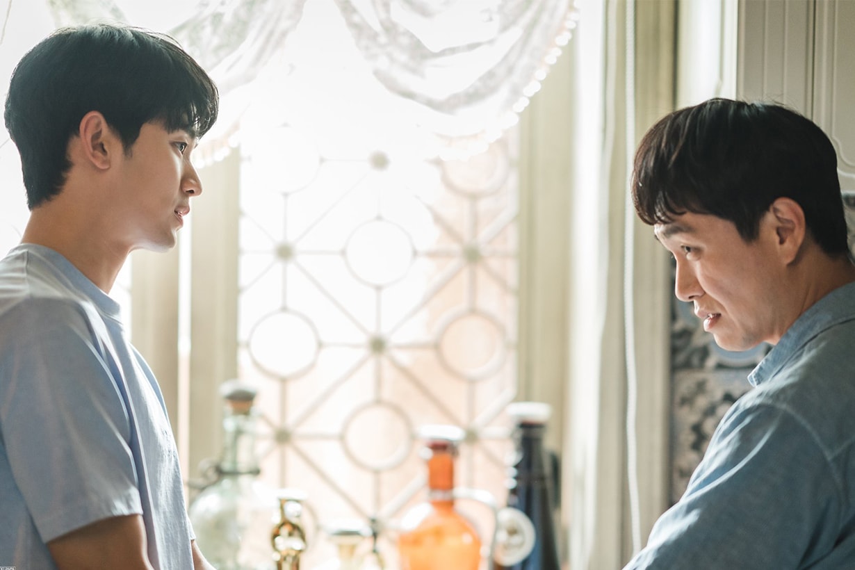 It's Okay to not be Okay Kim Soo Hyun Seo Yea Ji Oh Jung Se Park Kyu Young Park Jin Joo Netflix tvN Drama Korean Drama Parents Parenting Childhood memories Mental Illness Korean Idols celebrities actors actresses
