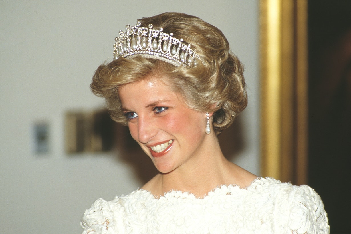 Princess Diana Princess of Wales Favourite jewellery gold charm bracelet Prince Charles Wedding Gift Prince William Prince Harry British Royal Family
