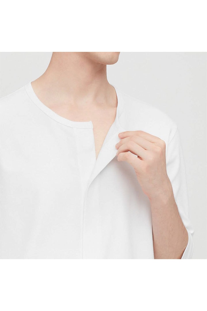 Uniqlo T-shirt