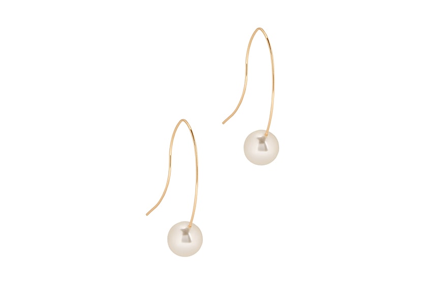 pearl-earrings-necklace-rings-jewelry-trend