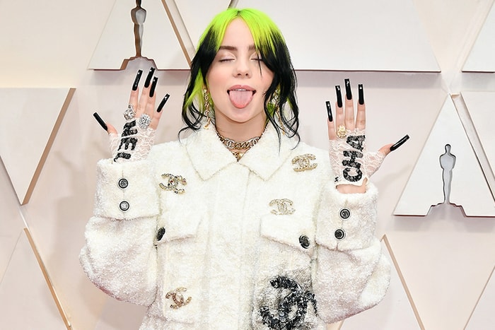 走進人氣歌手的內心世界:Apple 釋出怪奇比莉 Billie Eilish 個人紀錄片首支預告!