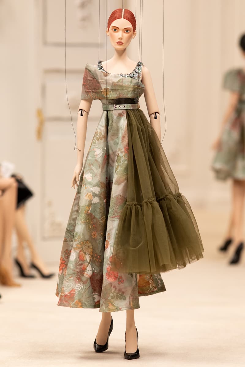 moschino ss 2021 jeremy scott puppet fashion show
