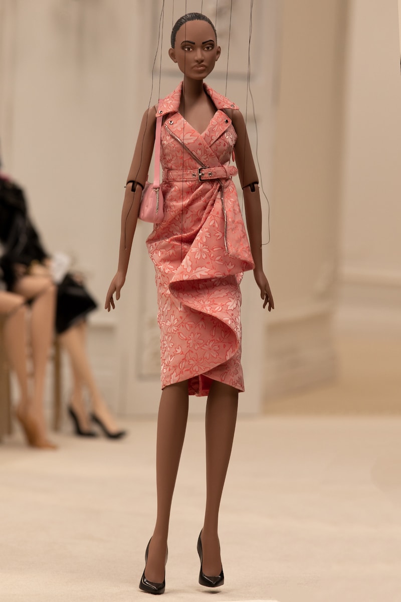 moschino ss 2021 jeremy scott puppet fashion show