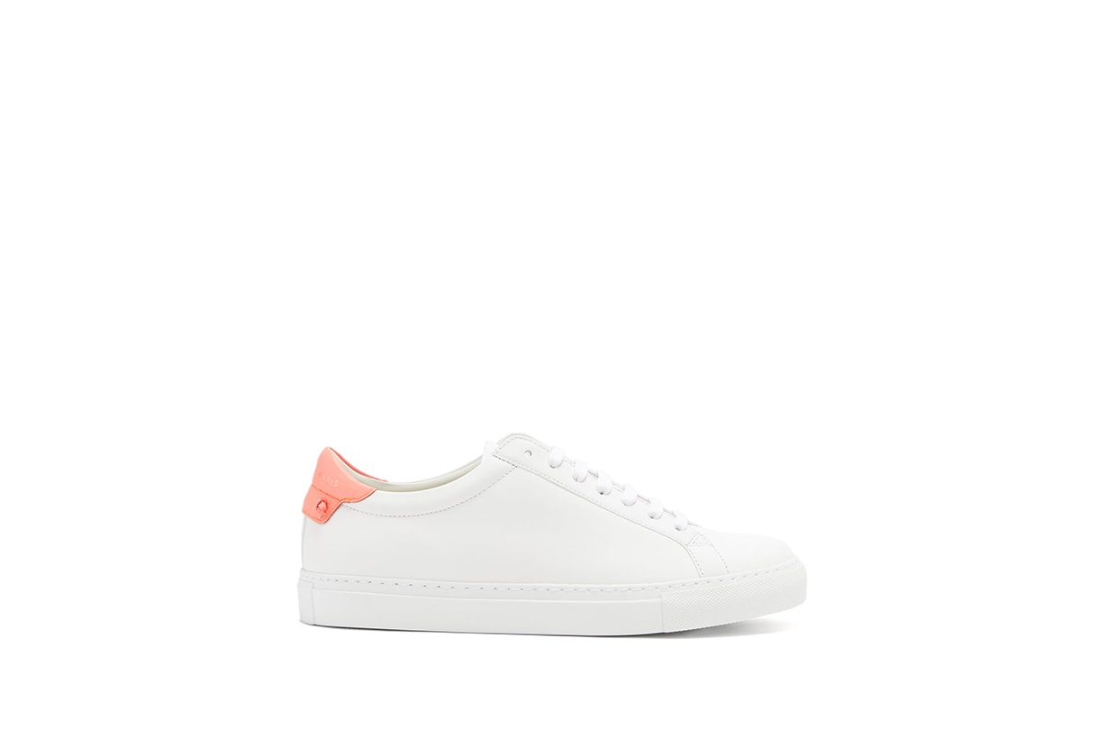2020 Fall Winter Korean Girls Styling trends shoes trends Sneakers White Sneakers Dad Sneakers Ballerina Flats Mules Ankle Boots Over knee boots fashion trends