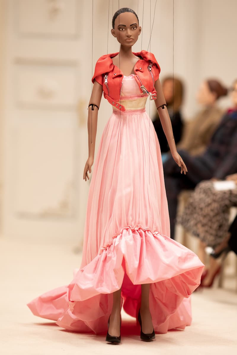 moschino ss 2021 jeremy scott puppet fashion show