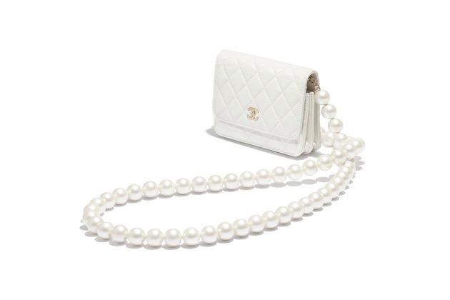 chanel 2020 fw wallet on chain pearl white