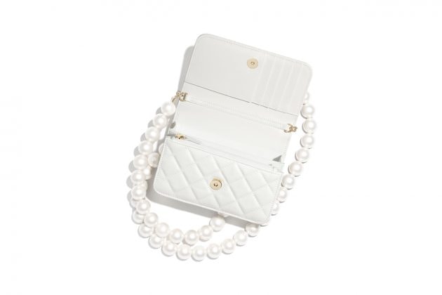 chanel 2020 fw wallet on chain pearl white