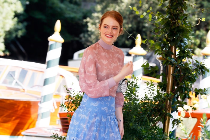 照片裡的肚子藏了亮點,Emma Stone 是下一位荷里活新手媽媽?