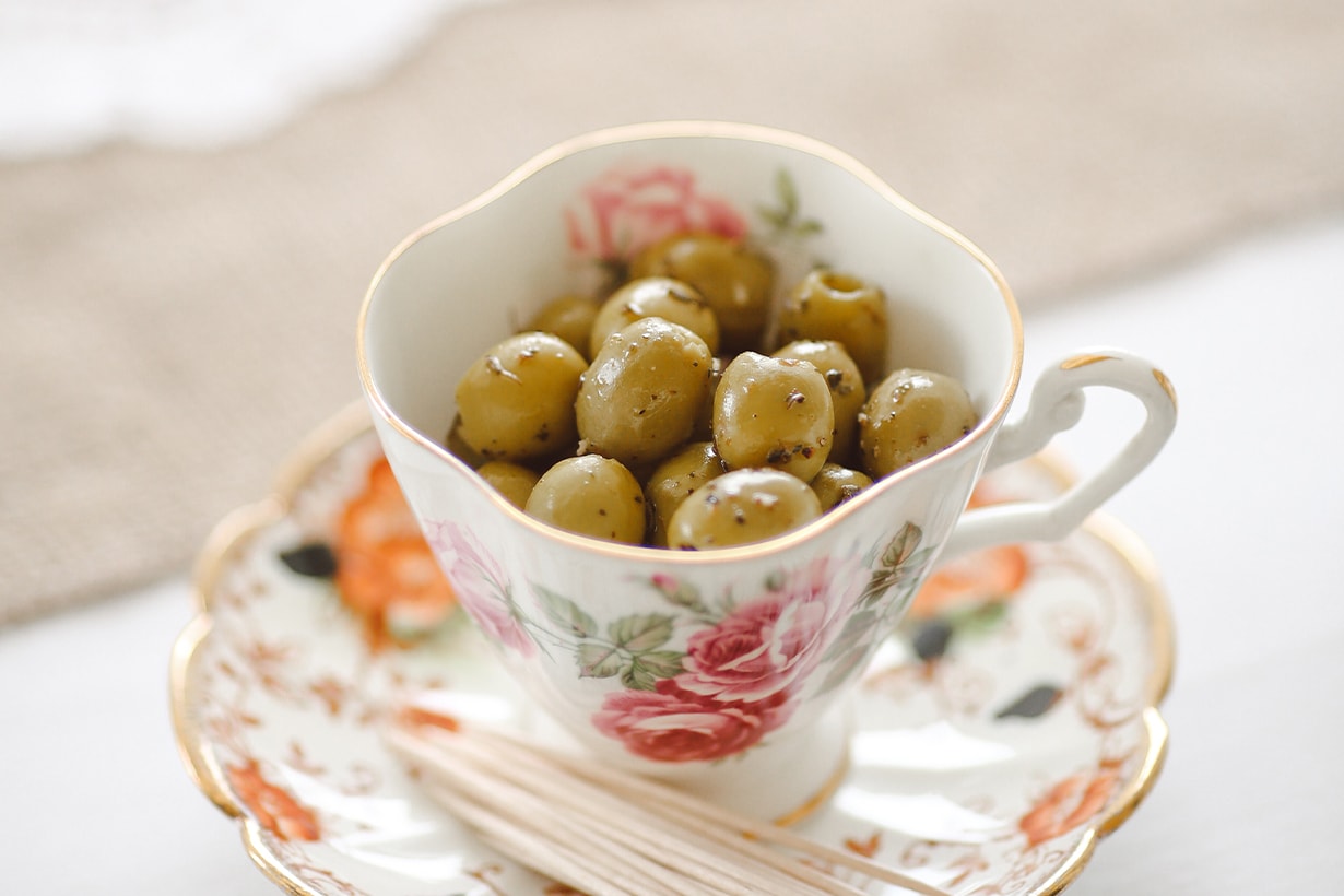 Kate Middleton Princess Charlotte Eating Habits Olives Keep Fit Lose Weight Healthy Diet Green Juice British Royal Family