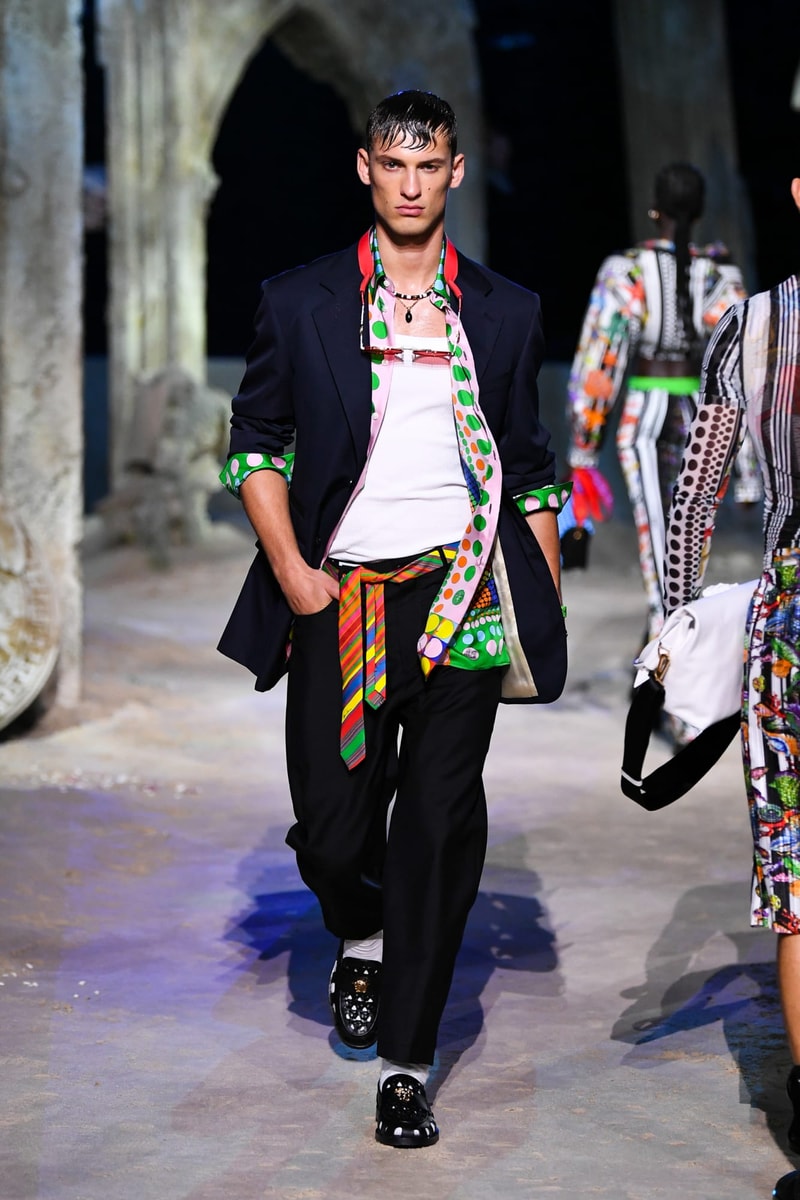 versace SS 2021 Versacepolis ocean MFW 