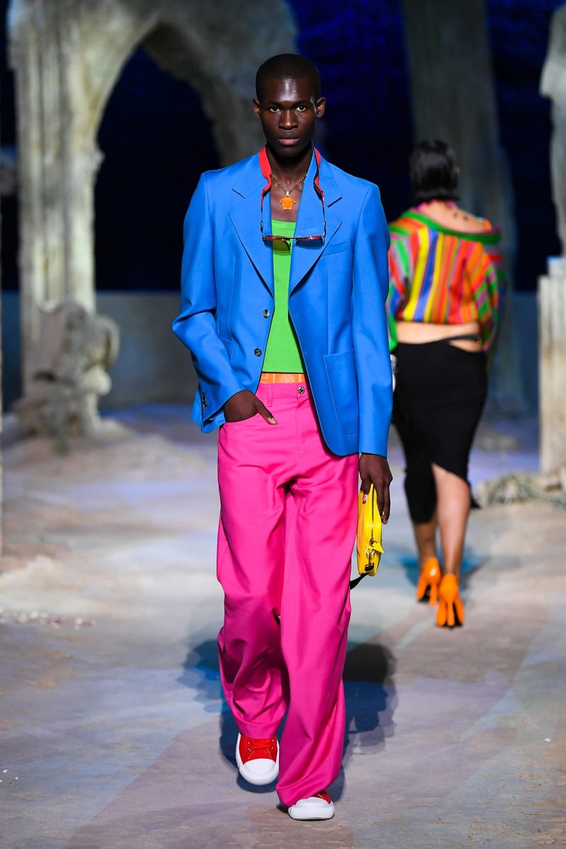 versace SS 2021 Versacepolis ocean MFW 