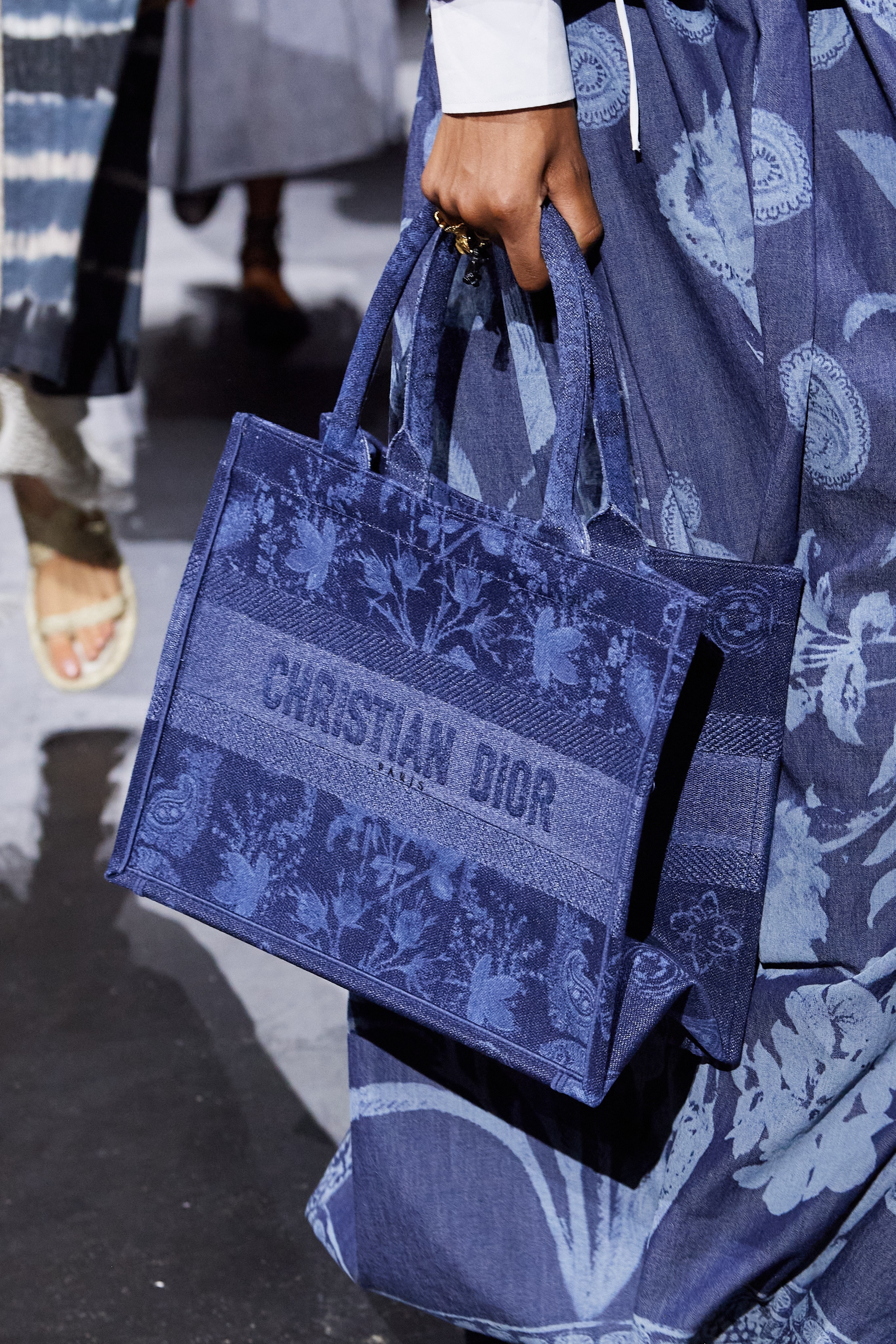 Dior 30 montaigne clutches spring 2021 handbags collection