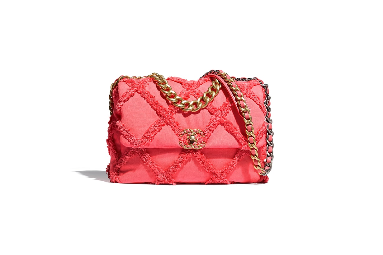 chanel 2021 cruise coral pink handbags 19 hobo all