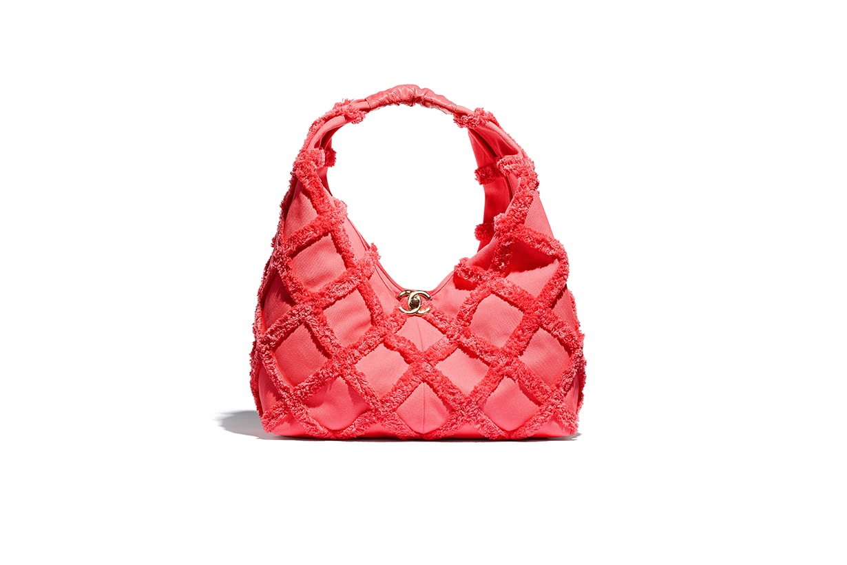 chanel 2021 cruise coral pink handbags 19 hobo all