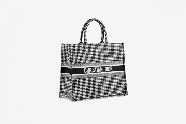 dior vintage saddle book tote belt bag resale value retentioin