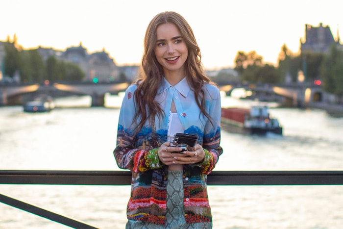 《Emily in Paris》帶貨力驚人:這款單品搜尋率急漲 342%,手袋更極速售罄!