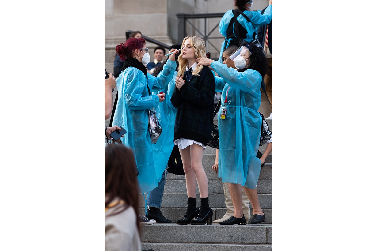 gossip girl reboot stills all cast met museum