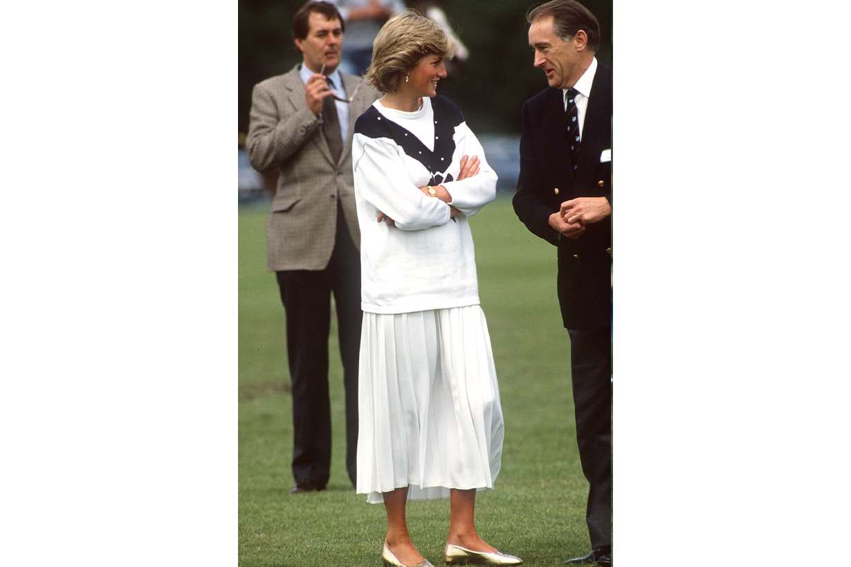 Princess Diana Lady Diana Princess of Wales British Royal Family Sweatshirt Style Celebrities Styles 2020 fall winter fashion items