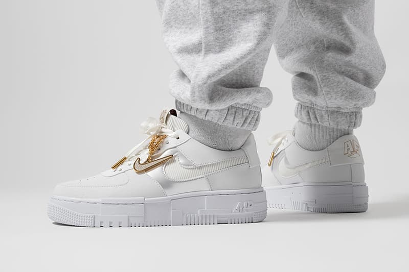 Nike Air Force 1 Pixel Gold Chain