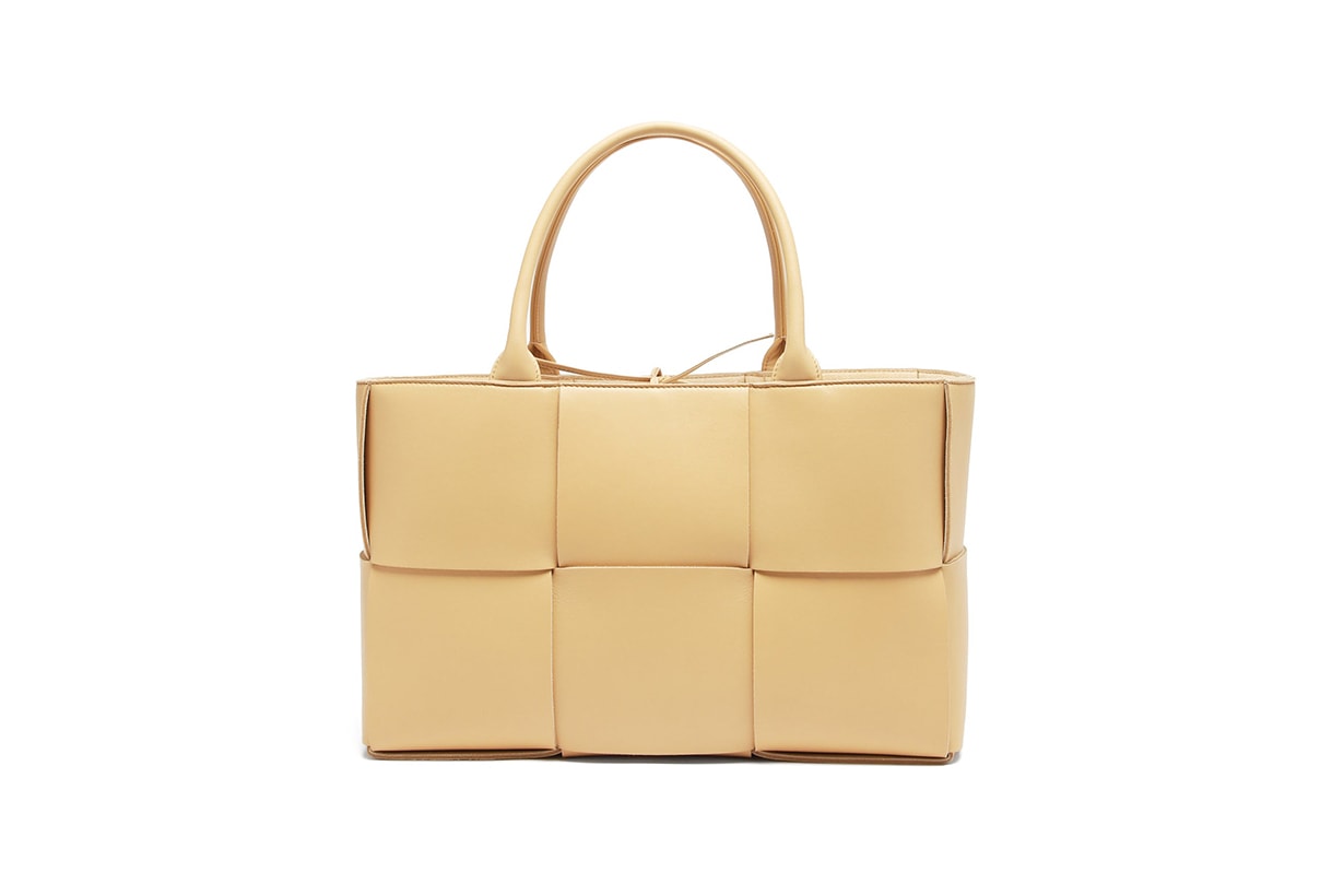 BOTTEGA VENETA The Arco Intrecciato-leather tote bag
