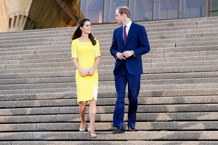 早聽過英國皇室規矩多多,但想不到原來連「下樓梯」也有獨特的走法!