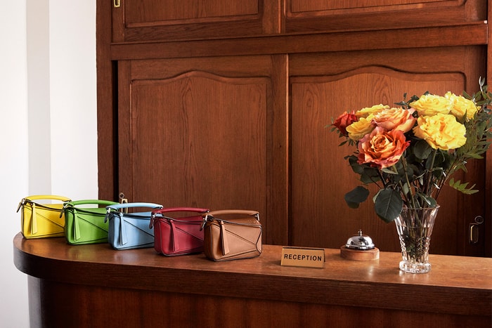 時尚達人也喜愛的輕巧款:Loewe 推出超迷你版本 Puzzle 手袋!