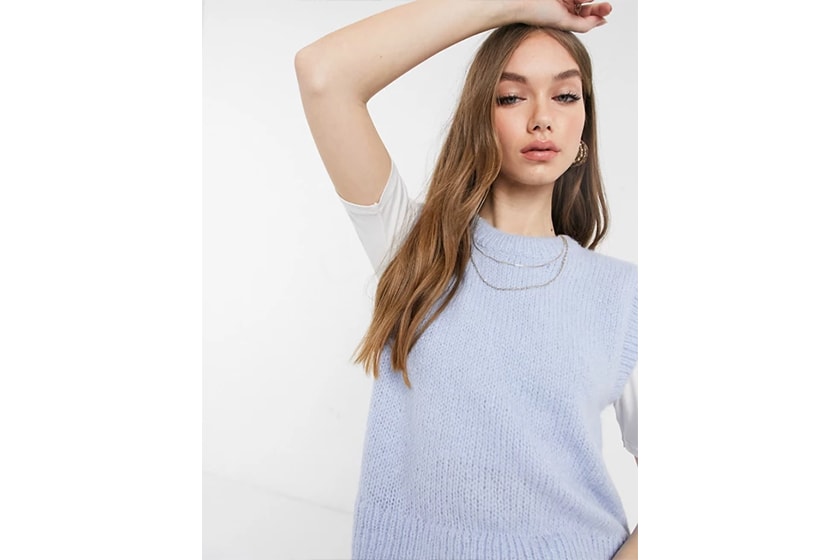knitted vest in blue