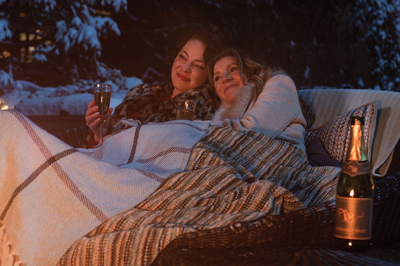 netflix drama Firefly Lane Kristin Hannah cast Katherine Heigl and Sarah Chalke