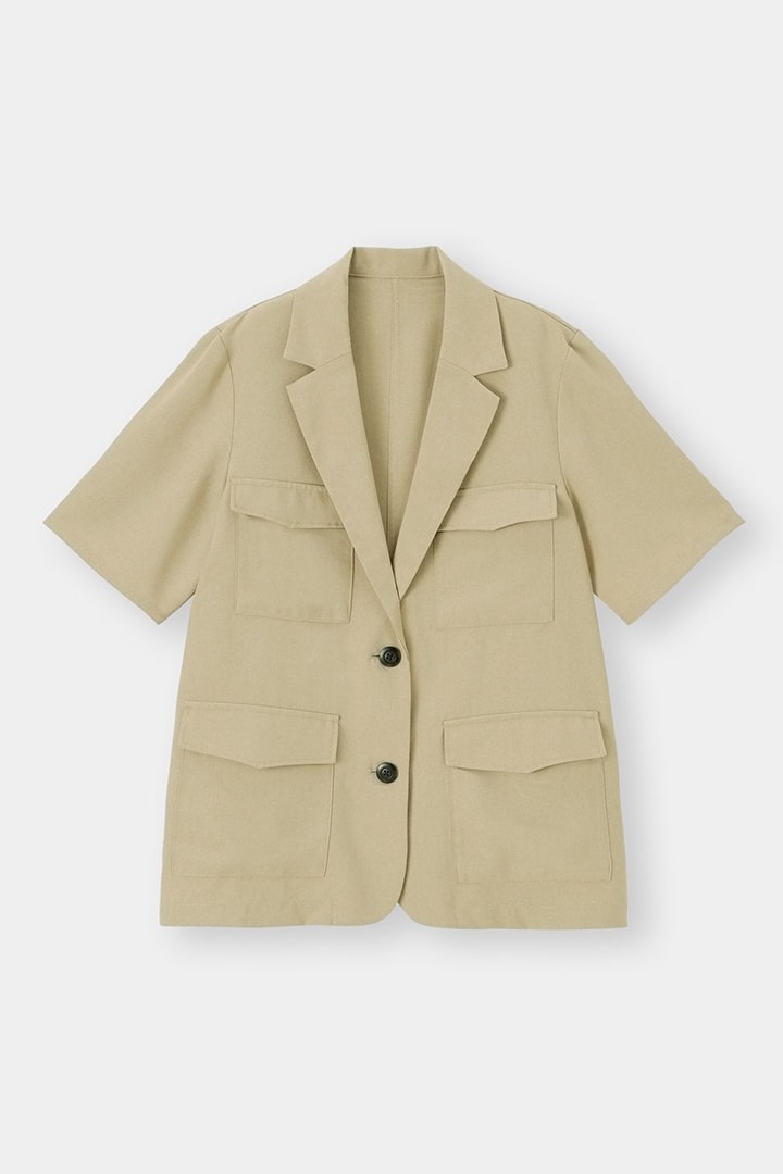 GU Short Sleeve Blazer Jacket 2021 Spring Summer Fashion Items styling tips