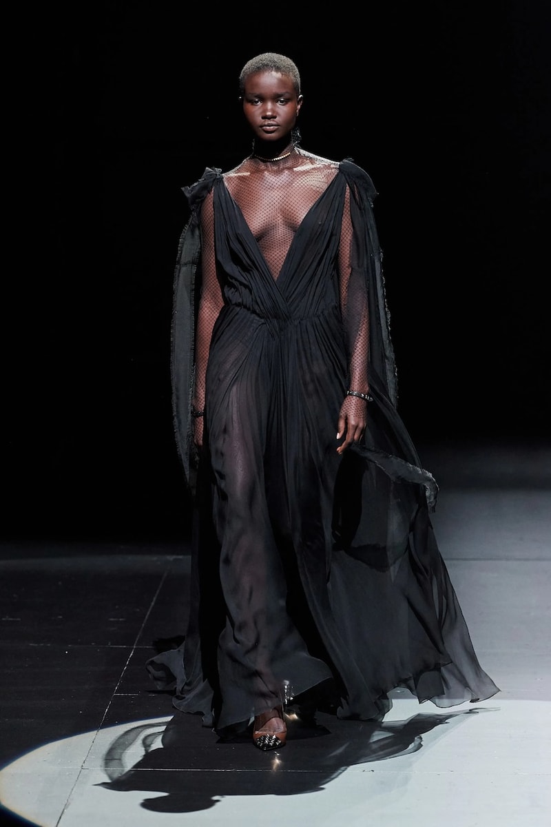 valentino 2021 FW Pierpaolo Piccioli runway show ready to wear