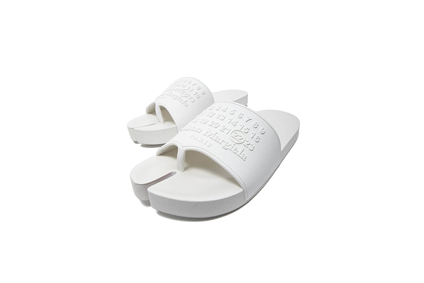 Maison Margiela Tabi slide in white