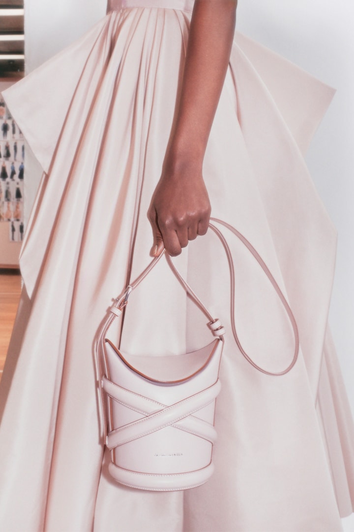 ALEXANDER MCQUEEN SS21 THE CURVE BAG