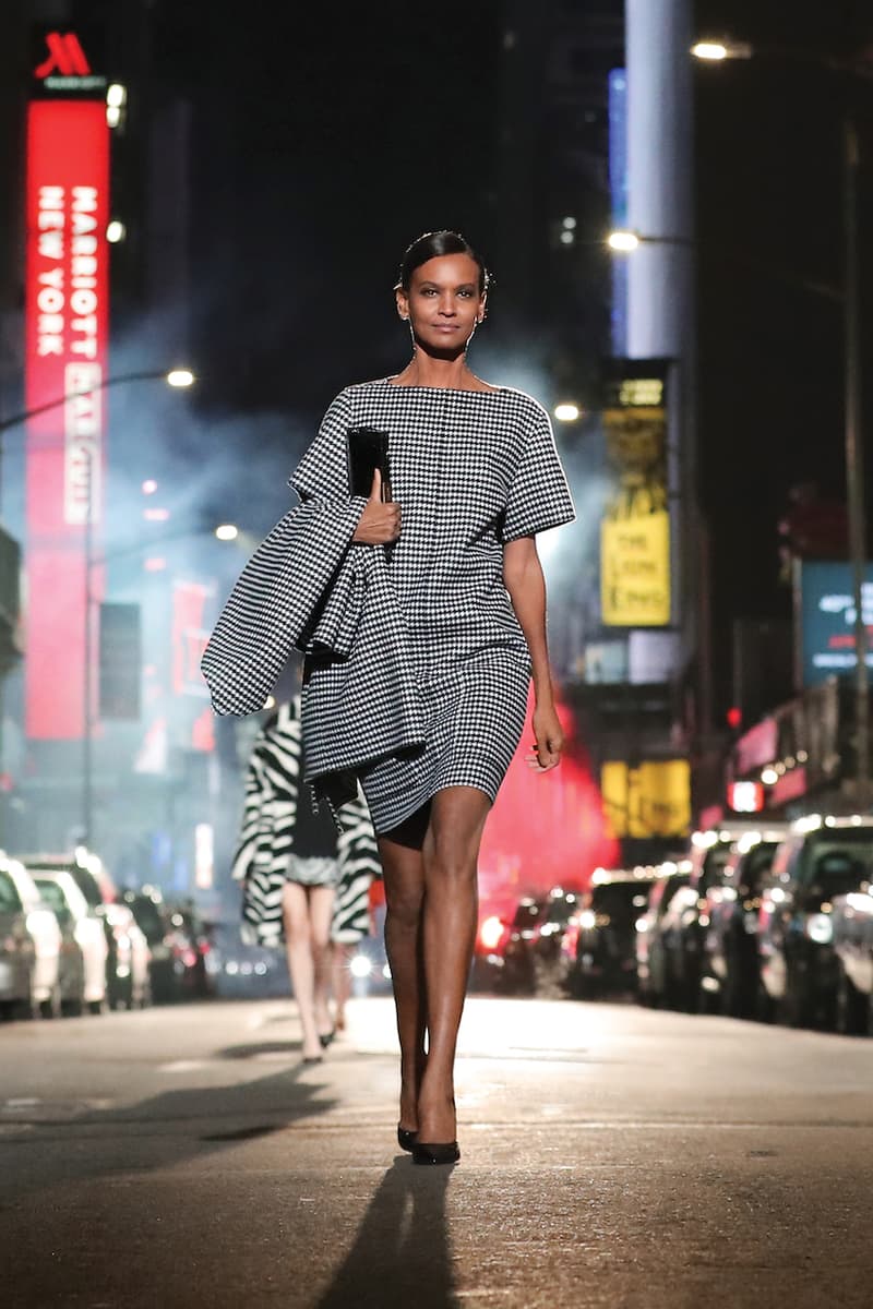 Michael Kors 2021 FW New york broadway runway