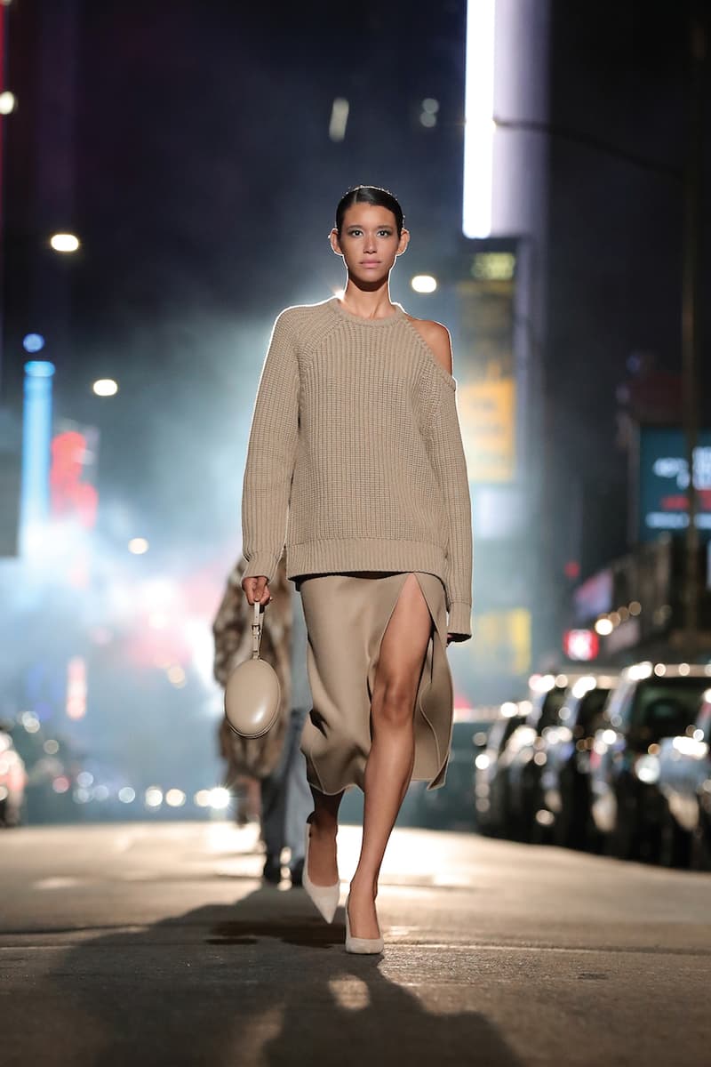 Michael Kors 2021 FW New york broadway runway